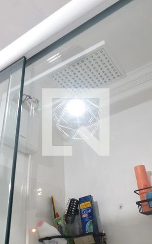 Apartamento à venda com 70m², 2 quartos e 1 vagaBanheiro - Box e Chuveiro