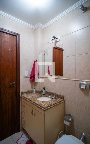 Apartamento para alugar com 84m², 3 quartos e 2 vagas Apartamento para alugar com 84m², 3 quartos e 2 vagasBanheiro