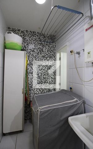 Casa de condomínio à venda com 160m², 3 quartos e 3 vagasÁrea de Serviço