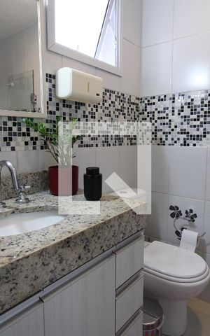 Casa de condomínio à venda com 160m², 3 quartos e 3 vagasBanheiro da Suíte