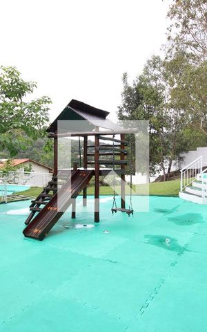 Casa de condomínio à venda com 160m², 3 quartos e 3 vagasÁrea comum - Playground