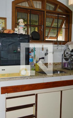 Casa à venda com 350m², 4 quartos e 2 vagasCozinha