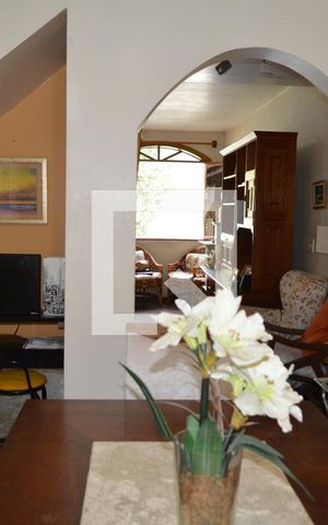 Casa à venda com 350m², 4 quartos e 2 vagasSala de jantar