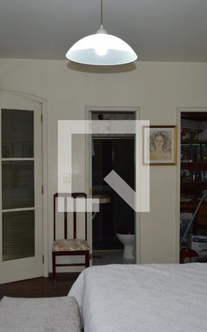 Casa à venda com 350m², 4 quartos e 2 vagasSuíte 2