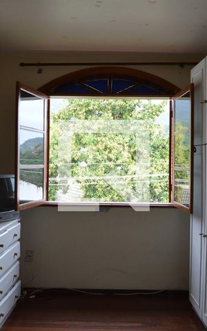 Casa à venda com 350m², 4 quartos e 2 vagasSuíte 1
