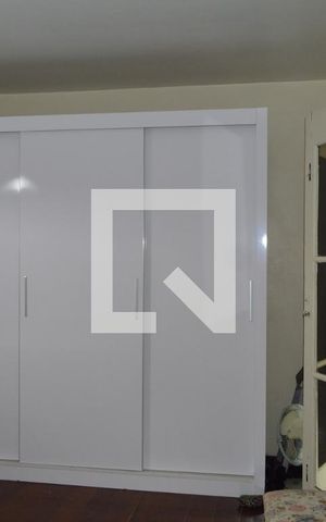 Casa à venda com 350m², 4 quartos e 2 vagasSuíte 2