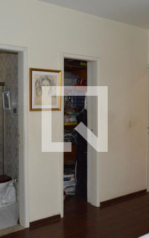 Casa à venda com 350m², 4 quartos e 2 vagasSuíte 2