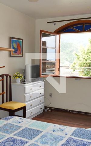Casa à venda com 350m², 4 quartos e 2 vagasSuíte 1