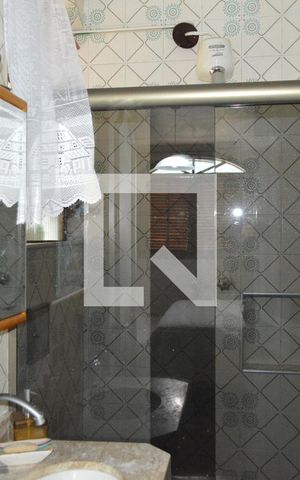 Casa à venda com 350m², 4 quartos e 2 vagasBanheiro da suíte 2