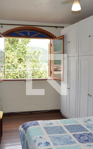 Casa à venda com 350m², 4 quartos e 2 vagasSuíte 1