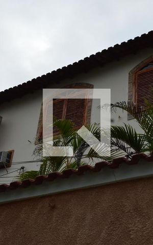 Casa à venda com 350m², 4 quartos e 2 vagasFachada