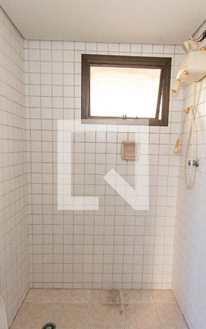 Apartamento à venda com 200m², 3 quartos e 3 vagas Apartamento à venda com 200m², 3 quartos e 3 vagasBanheiro da Sala 2° Andar