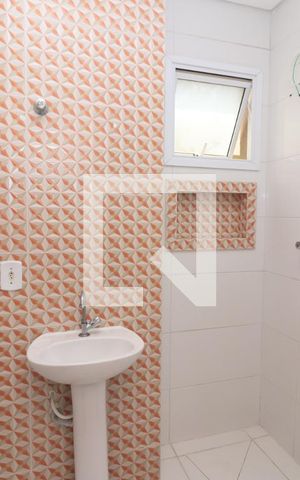 Apartamento para alugar com 60m², 2 quartos e sem vagaBanheiro