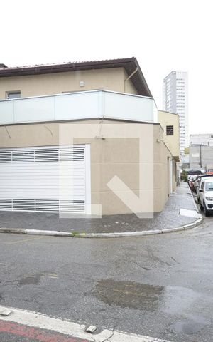 Casa à venda com 158m², 3 quartos e 3 vagasFachada