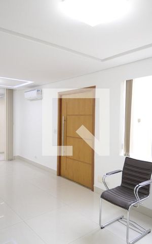 Casa à venda com 158m², 3 quartos e 3 vagasSala