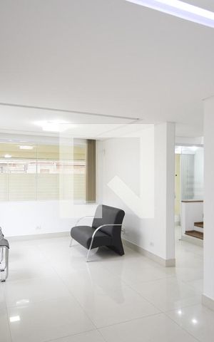 Casa à venda com 158m², 3 quartos e 3 vagasSala