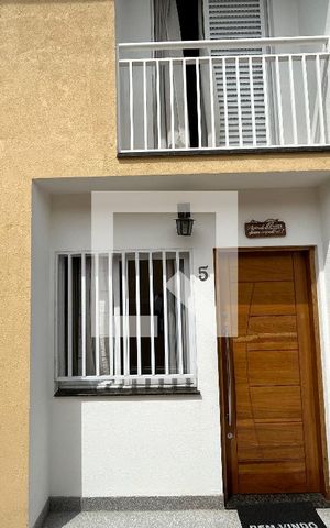 Casa de condomínio à venda com 68m², 2 quartos e 2 vagas Casa de condomínio à venda com 68m², 2 quartos e 2 vagasFachada