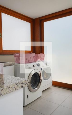 Apartamento à venda com 250m², 3 quartos e 2 vagasÁrea de serviço