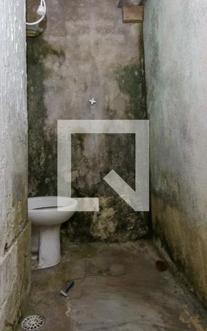 Casa à venda com 196m², 2 quartos e 1 vaga Casa à venda com 196m², 2 quartos e 1 vagaBanheiro de Serviço