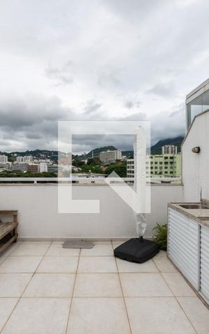 Apartamento à venda com 131m², 3 quartos e 1 vagaCobertura