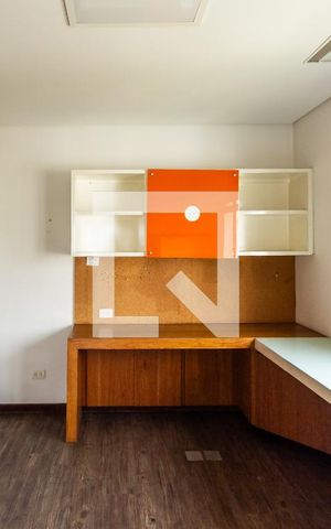 Apartamento à venda com 454m², 3 quartos e 4 vagas Apartamento à venda com 454m², 3 quartos e 4 vagasEscritório