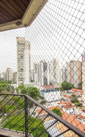 Apartamento à venda com 454m², 3 quartos e 4 vagas Apartamento à venda com 454m², 3 quartos e 4 vagasVaranda da Sala