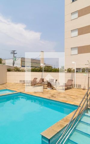 Apartamento à venda com 85m², 2 quartos e 2 vagas Apartamento à venda com 85m², 2 quartos e 2 vagasÁrea comum - Piscina