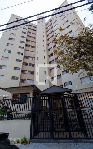 Apartamento à venda com 80m², 2 quartos e 1 vaga Apartamento à venda com 80m², 2 quartos e 1 vagaFachada e portaria