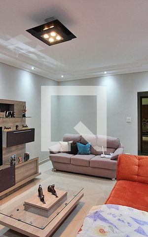 Casa à venda com 171m², 3 quartos e 2 vagasSala