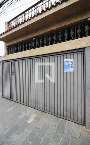 Casa à venda com 171m², 3 quartos e 2 vagasFachada