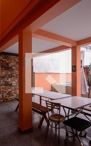 Casa à venda com 352m², 4 quartos e 2 vagas Casa à venda com 352m², 4 quartos e 2 vagasÁrea de Lazer - Churrasqueira/Piscina