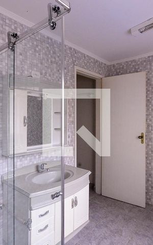 Casa à venda com 352m², 4 quartos e 2 vagas Casa à venda com 352m², 4 quartos e 2 vagasBanheiro do Quarto 3