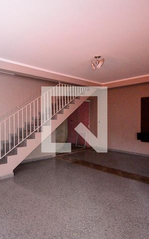 Casa à venda com 352m², 4 quartos e 2 vagas Casa à venda com 352m², 4 quartos e 2 vagasÁrea de Lazer - Sala de TV