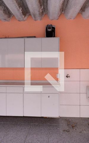 Casa à venda com 352m², 4 quartos e 2 vagas Casa à venda com 352m², 4 quartos e 2 vagasÁrea de Serviço