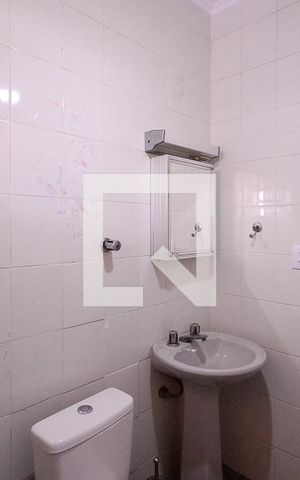 Casa à venda com 352m², 4 quartos e 2 vagas Casa à venda com 352m², 4 quartos e 2 vagasÁrea de Lazer - Banheiro