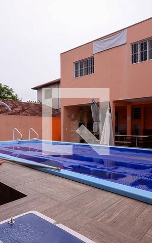 Casa à venda com 352m², 4 quartos e 2 vagas Casa à venda com 352m², 4 quartos e 2 vagasÁrea de Lazer - Churrasqueira/Piscina