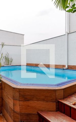 Casa à venda com 266m², 3 quartos e 2 vagas Casa à venda com 266m², 3 quartos e 2 vagasPiscina