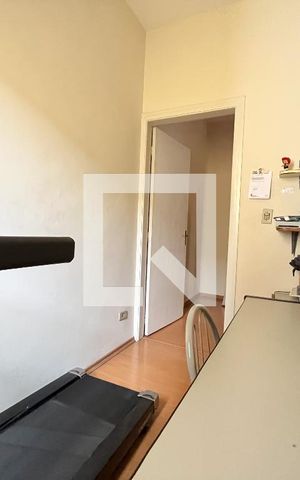 Casa à venda com 240m², 5 quartos e 5 vagas Casa à venda com 240m², 5 quartos e 5 vagasQuarto 4