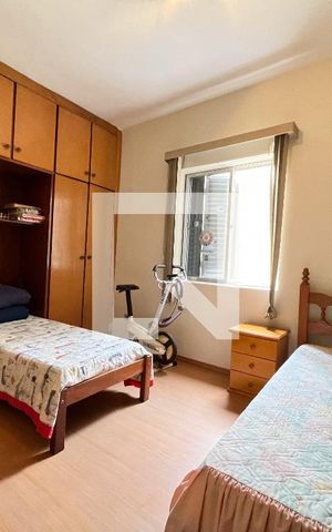 Casa à venda com 240m², 5 quartos e 5 vagas Casa à venda com 240m², 5 quartos e 5 vagasQuarto 2