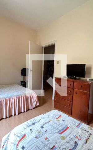 Casa à venda com 240m², 5 quartos e 5 vagas Casa à venda com 240m², 5 quartos e 5 vagasQuarto 2