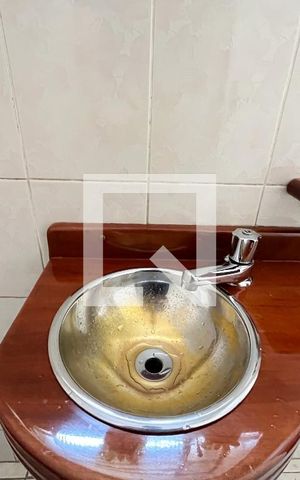 Casa à venda com 240m², 5 quartos e 5 vagas Casa à venda com 240m², 5 quartos e 5 vagasLavabo
