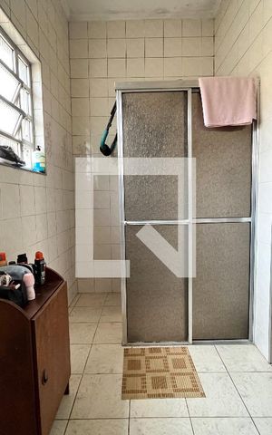 Casa à venda com 240m², 5 quartos e 5 vagas Casa à venda com 240m², 5 quartos e 5 vagasBanheiro do Quarto 1