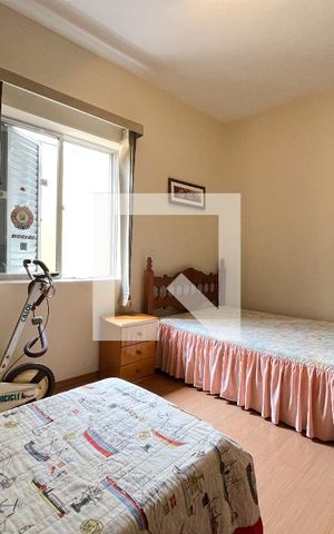 Casa à venda com 240m², 5 quartos e 5 vagas Casa à venda com 240m², 5 quartos e 5 vagasQuarto 2