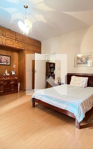 Casa à venda com 240m², 5 quartos e 5 vagas Casa à venda com 240m², 5 quartos e 5 vagasQuarto 3