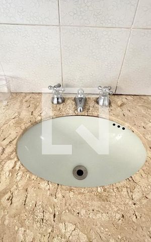 Casa à venda com 240m², 5 quartos e 5 vagas Casa à venda com 240m², 5 quartos e 5 vagasBanheiro do Quarto 3