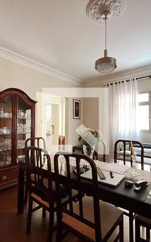Casa à venda com 240m², 5 quartos e 5 vagas Casa à venda com 240m², 5 quartos e 5 vagasSala de Jantar