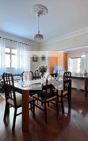 Casa à venda com 240m², 5 quartos e 5 vagas Casa à venda com 240m², 5 quartos e 5 vagasSala de Jantar