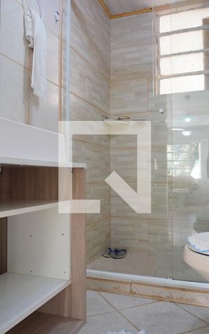 Casa à venda com 110m², 3 quartos e 2 vagasBanheiro 