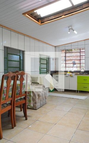 Casa à venda com 110m², 3 quartos e 2 vagasCozinha 
