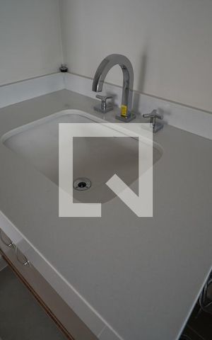 Studio para alugar com 42m², 1 quarto e 1 vaga Studio para alugar com 42m², 1 quarto e 1 vagaBanheiro
